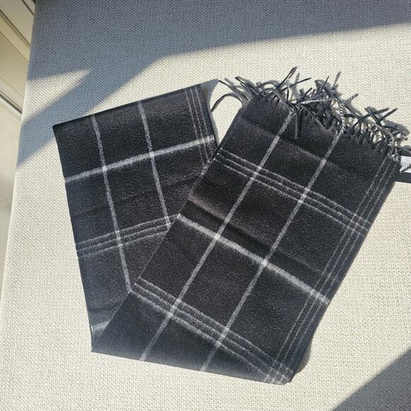Phenix Cashmere NWT Black & White Plaid Scarf with Fringes Great Christmas Gift - Picture 3 of 4